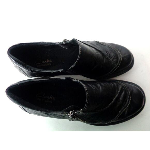 CLARKS Bendables US 7M Crinkle Black Leather Slip On Zip Up Casual Shoes - Picture 4 of 8